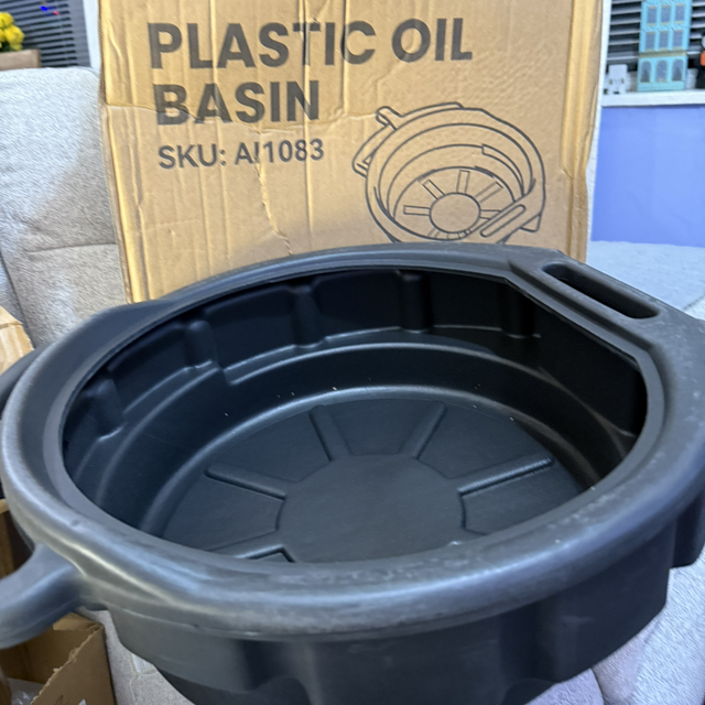 Plastic oil basin