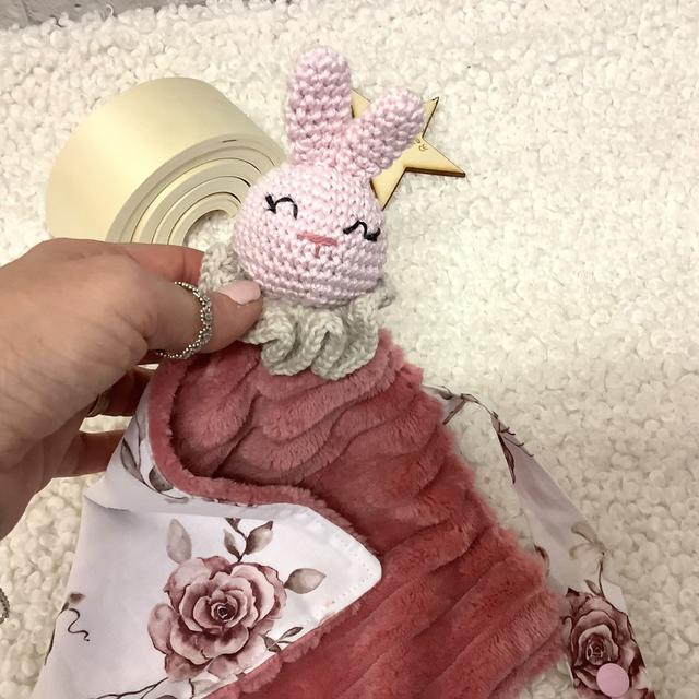 Doudou crochet  et velours 