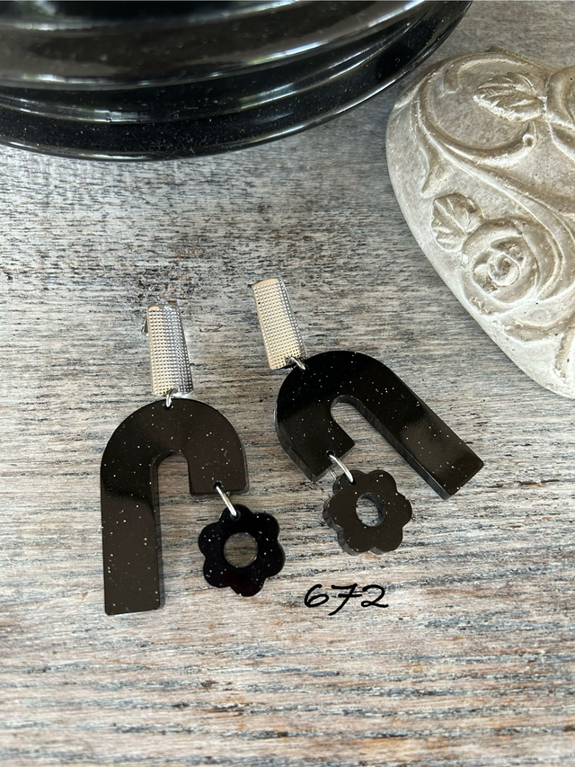🖤Boucles d’oreilles en résine noire pailletée &amp; argenté - Réf. 672