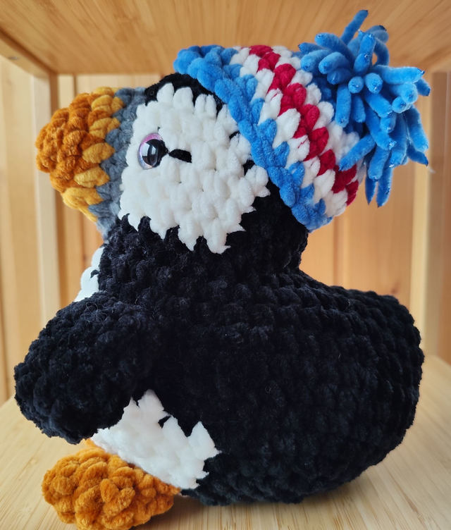Blacky the puffin with Icelandic hat, extra large size (made from chenille yarn)