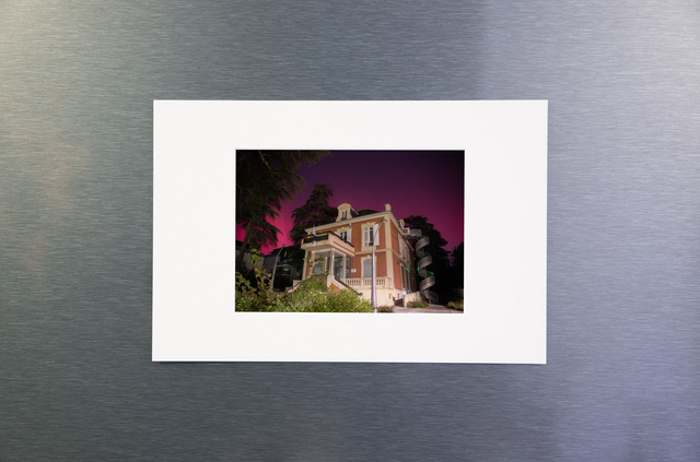 Photo d&#039;aurore boréale derrière la mairie de Fontaines-sur-Saône 1