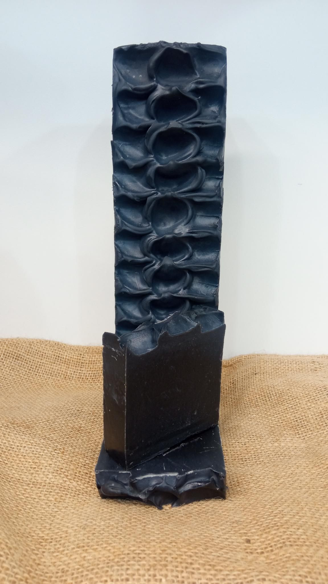 Jabón de carbón activo