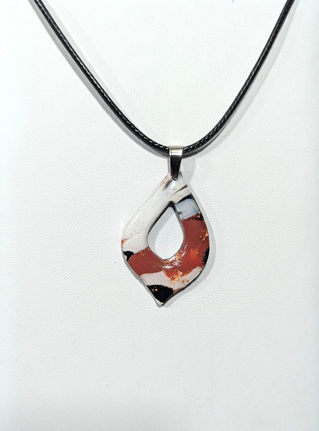 Pendentif goutte marron/blanc