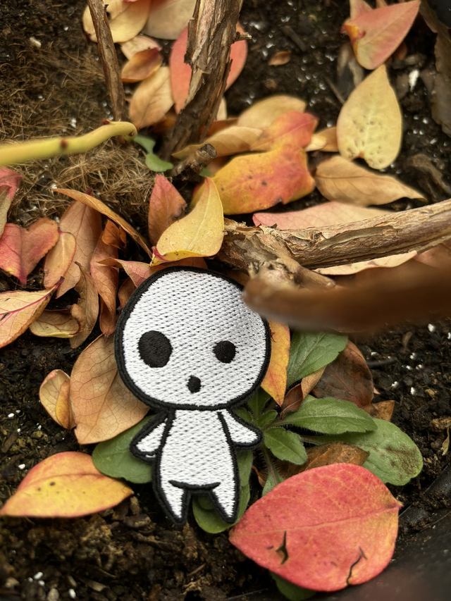 Nášivka KODAMA - svítící ve tmě