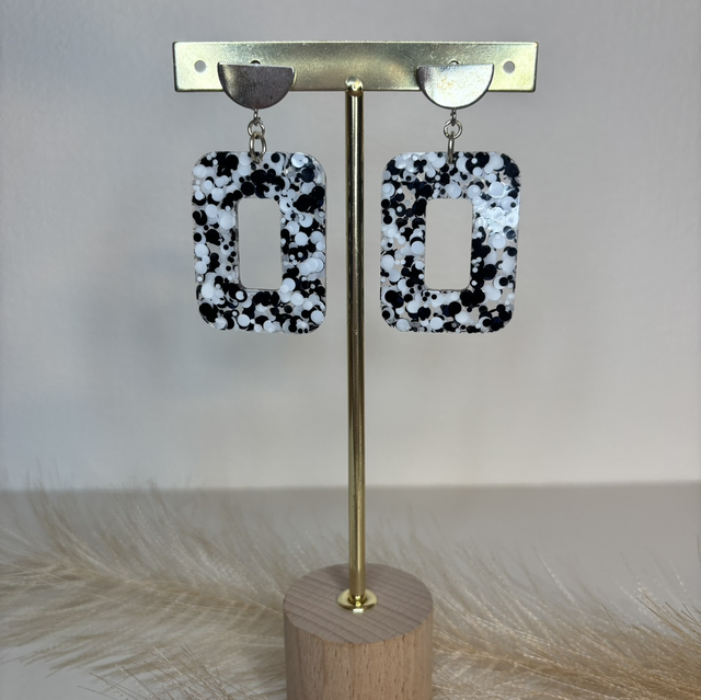 Boucles d’oreilles noir et blanche