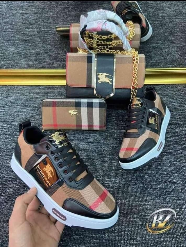 Chaussure Burberry + Sac Burberry Ensemble Pour Femme