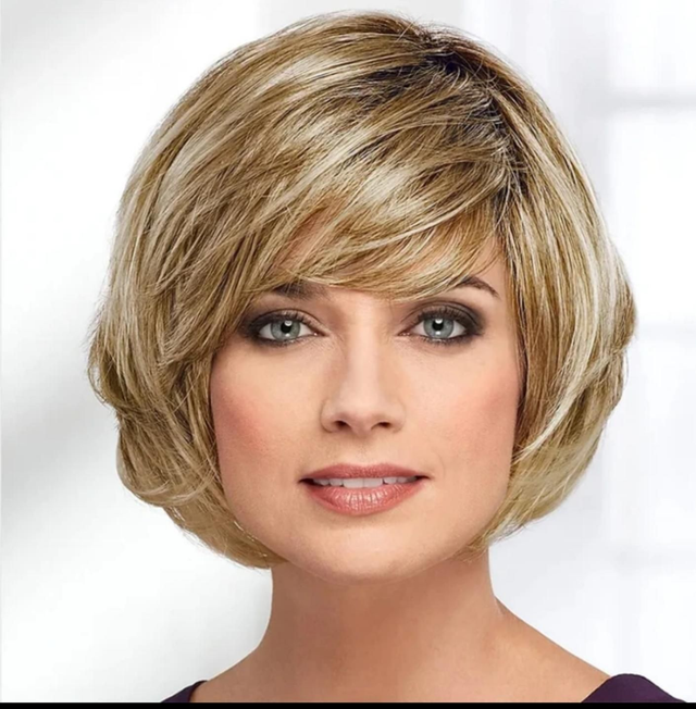 Perruque courte blonde 