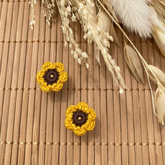 Puces d’oreilles Fleurettes ~ Inspiration Tournesol