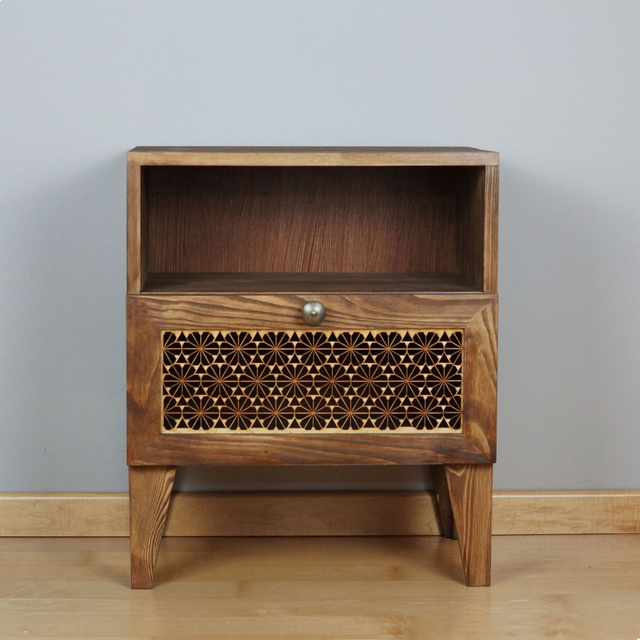 Table de nuit fleurie (sur commande)