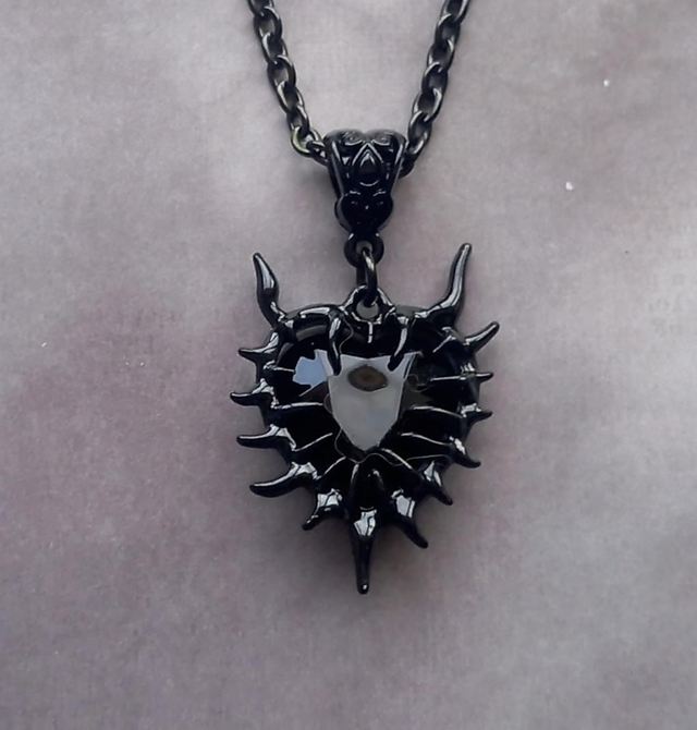 Spiky Black Devil Heart Necklace - Black 