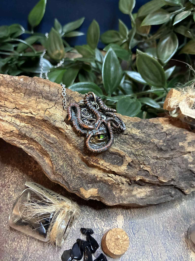 collier oeil de dragon steampunk