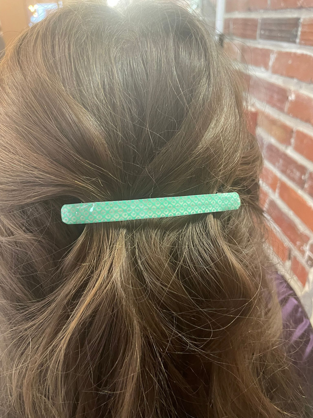 Barrette en Papier Japonais – Élégance et Lumière