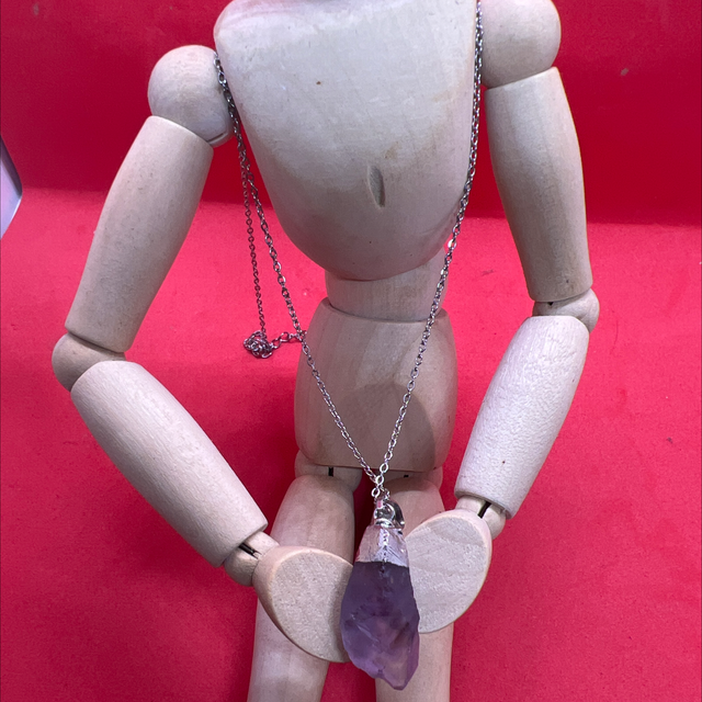 Collier Pointe d’Améthyste – Sérénité et Élévation Spirituelle