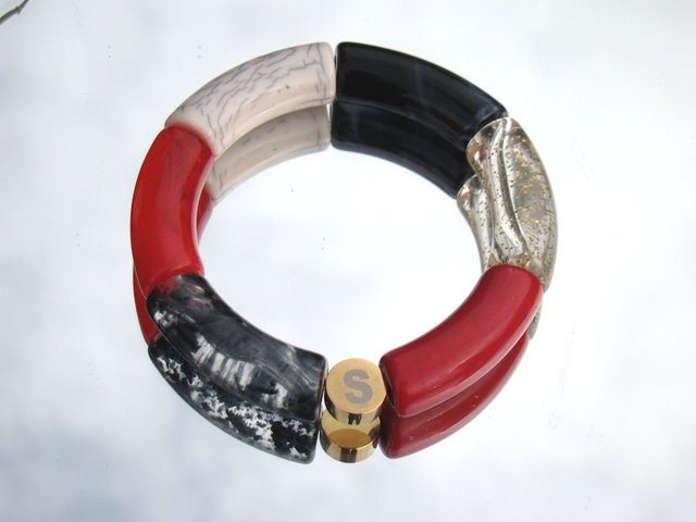 Bracelet perles tubes incurvées acrylique Anjali Sindoor