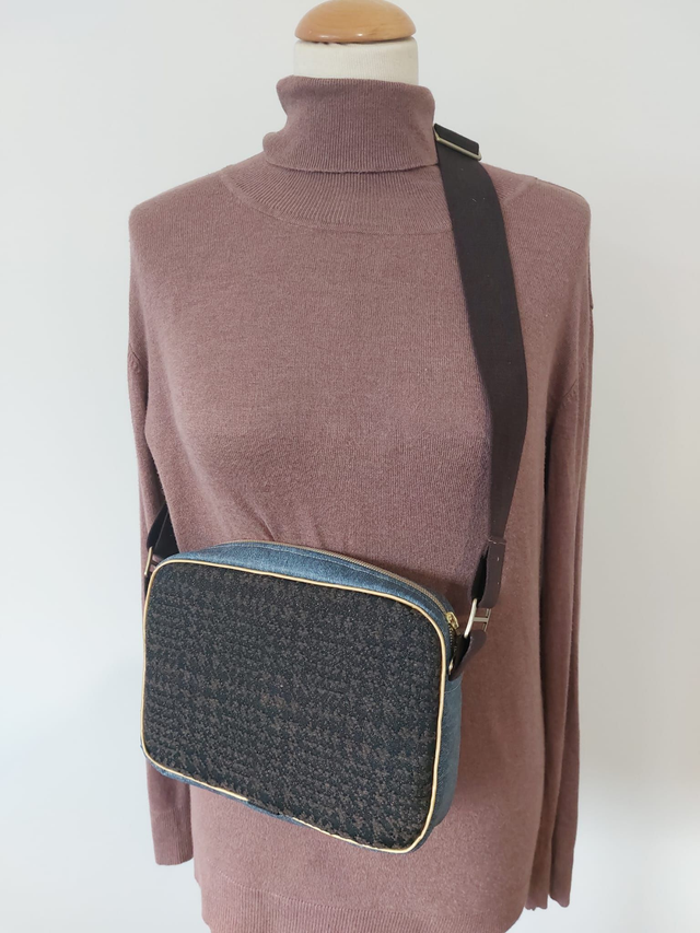 Sac bandouillère en lainage et simili cuir