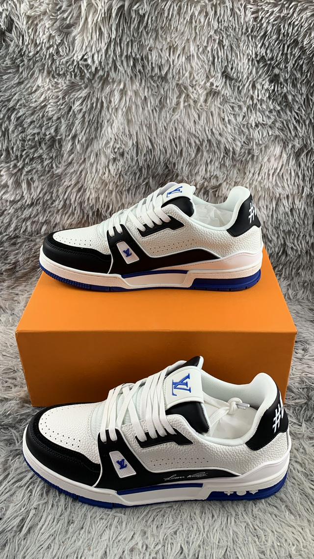 Louis Vuitton LV Trainer Blanca y Negra