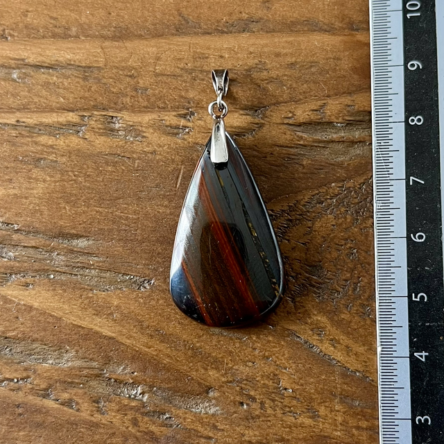 Pendentif en Œil de Fer et bélière argent 