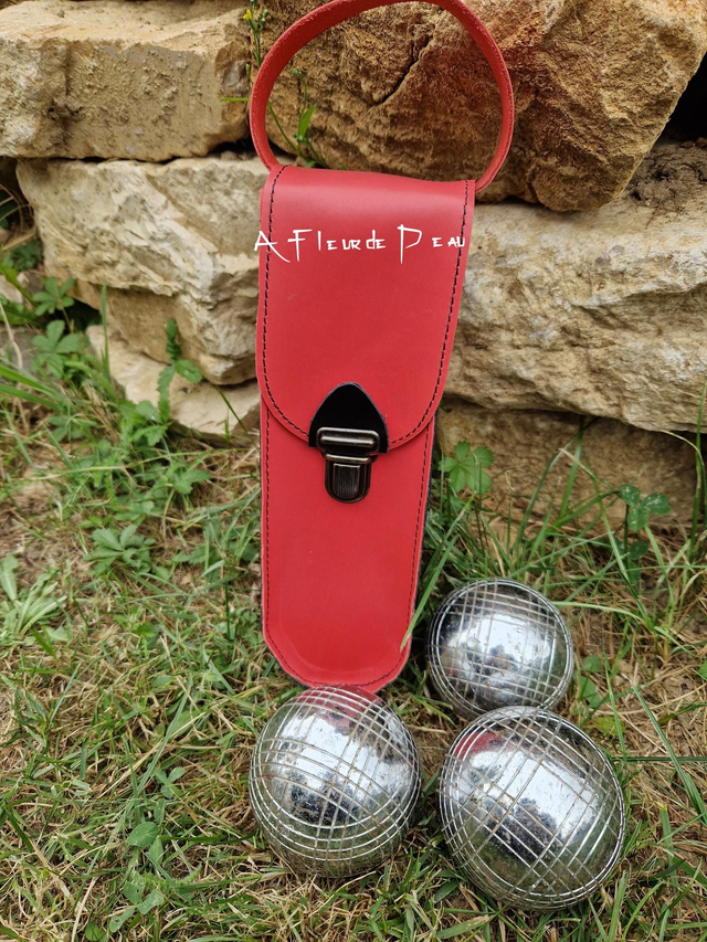Sacoche en cuir pour boules de pétanque