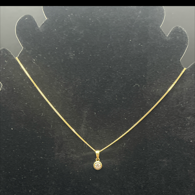 18ct Gold Diamond Solitaire Necklace