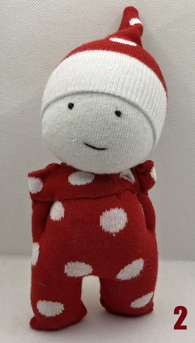 Doudou-chaussette rouge à pois blancs 2