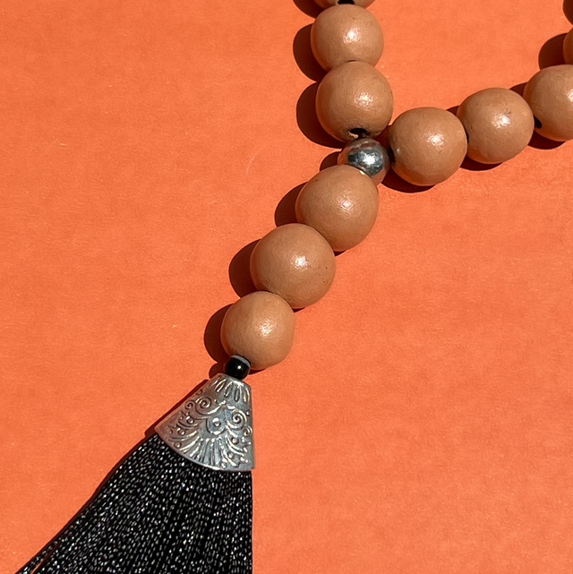 Terço Decorativo em Cerâmica Médio Preto — Peça ÚNICA