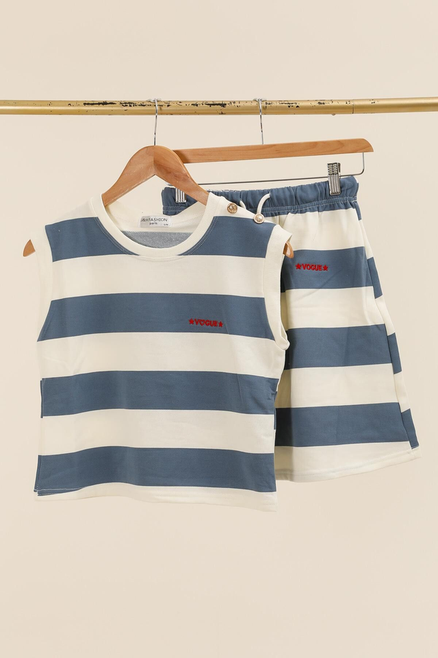 Ensemble t-shirt et jupe