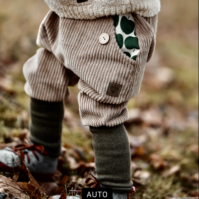 Knickerbocker, Mitwachshose Kinder Cord – Waldkind Hose für kleine Abenteurer