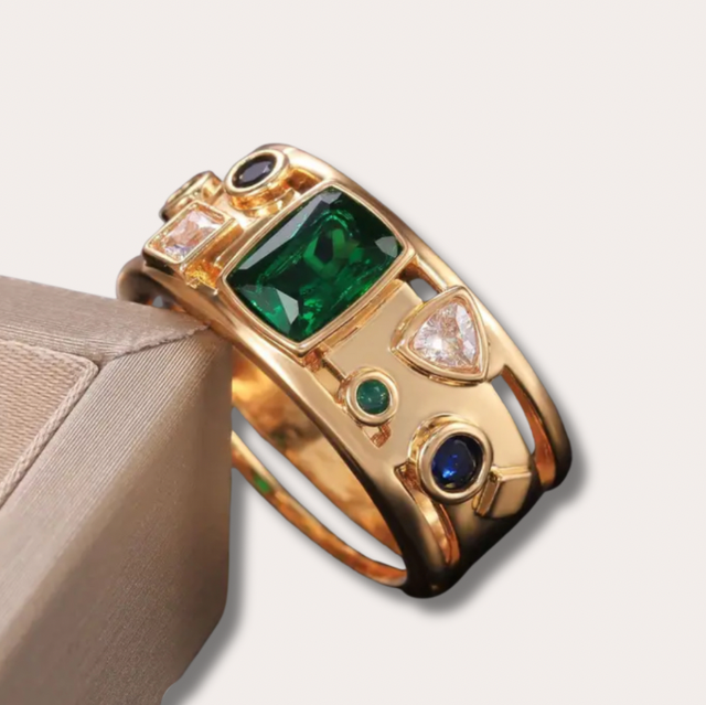Green jewelled ring