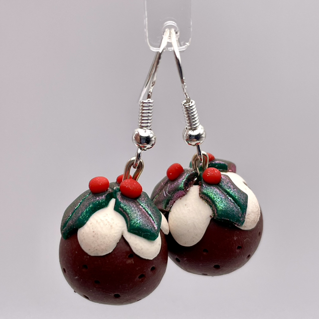 Christmas Puddings with shimmery holly