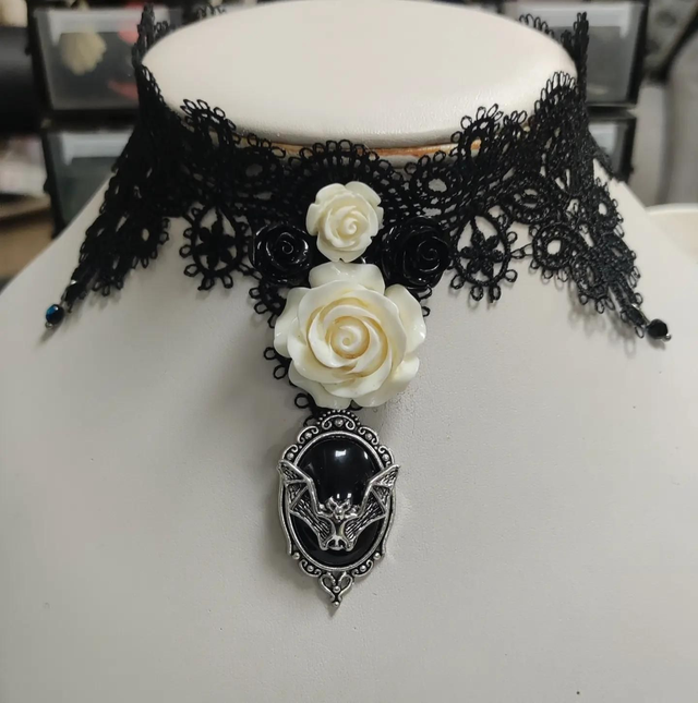 Ras du cou "Mercredi"