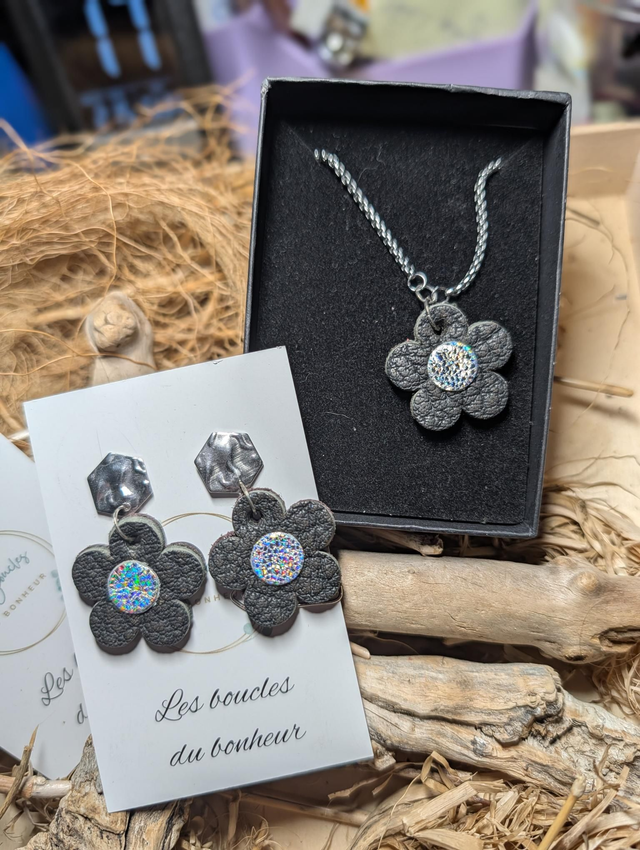 Parure collier et boucles d'oreilles noir argenté 