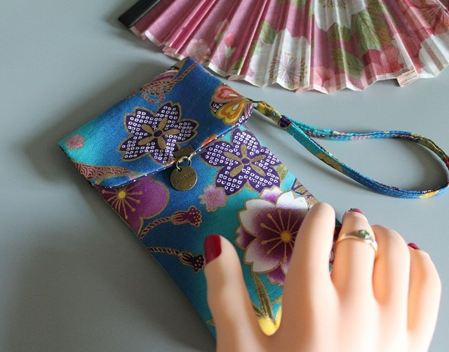 Etui pour smartphone "Akane" turquoise