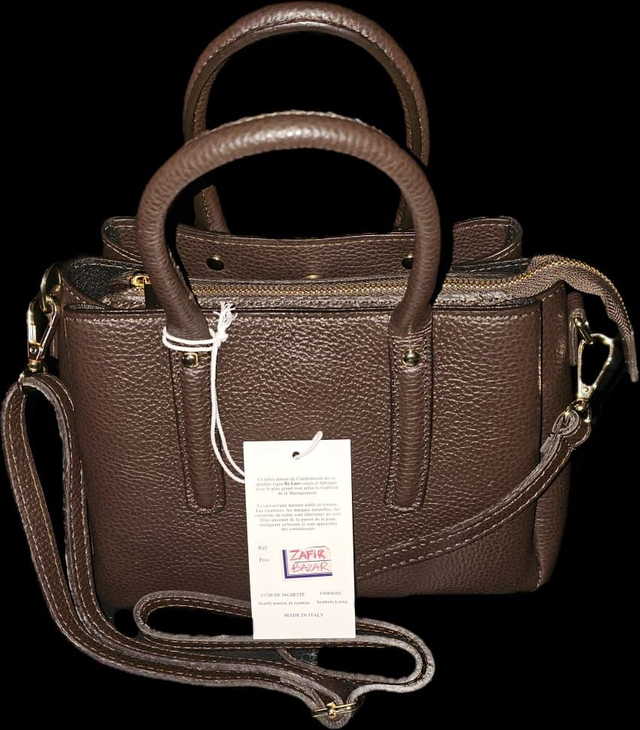 SAC A MAIN CUIR VACHETTE CHOCO AVEC POIGNETS ET SANGLE