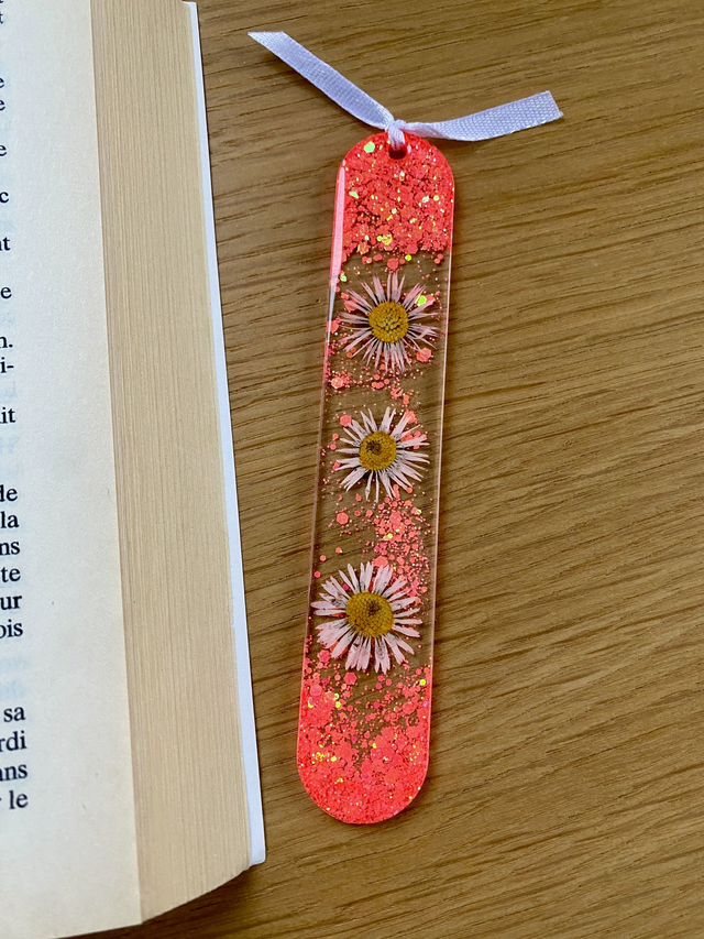 Marque page arrondi - pâquerettes