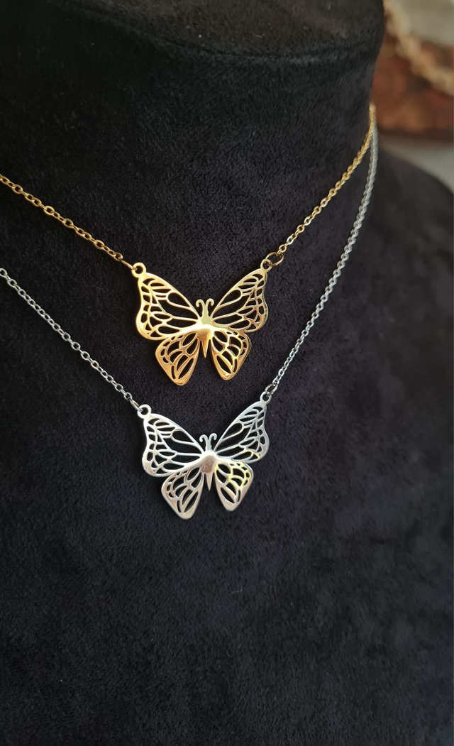 Collier en acier inoxydable avec "Butterfly" central 