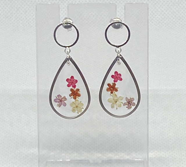 Silver dangly earrings with real flowers 