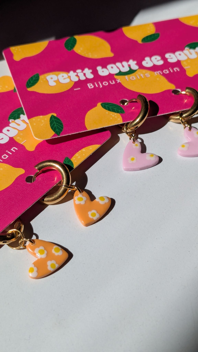 Charm cœur fleuri orange