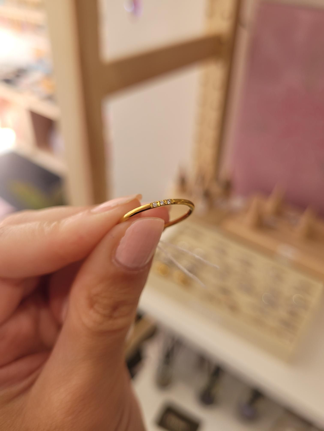 Gold stainless steel 3 stone cubic zirconia dainty band ring - Size Q - SL-076