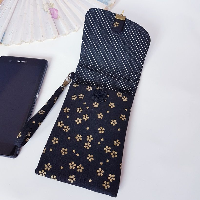 Etui pour smartphone "Sakura" noir doré