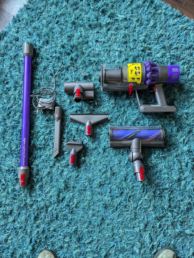 Dyson V10 Animal cordless vacuum #03