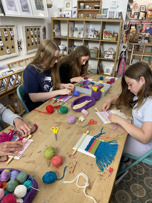 Kids Holiday Craft Session