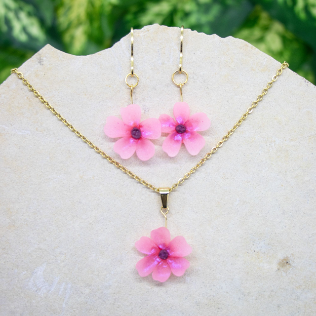 Kirschblüten-Ohrringe oder Halskette "Sakura", rosafarben, handgemacht aus Polymerton und nickelfreiem Edelstahl
