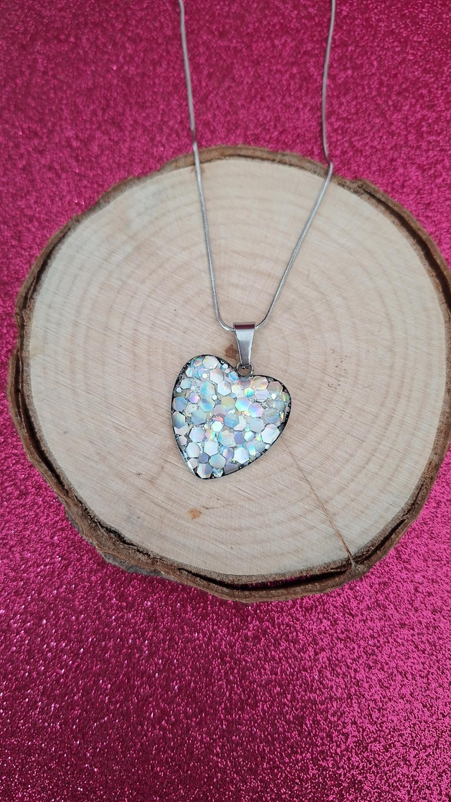 Collier argenté cœur paillettes argentées holographiques 
