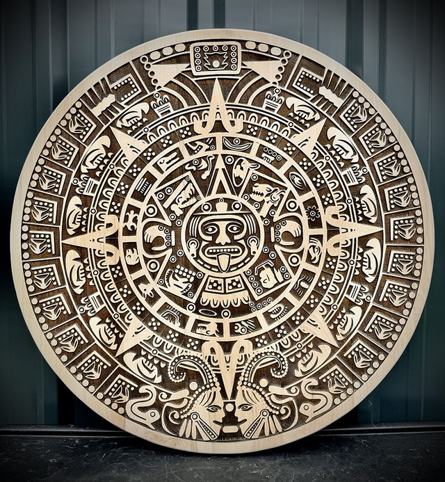 Pierre du soleil Aztèque