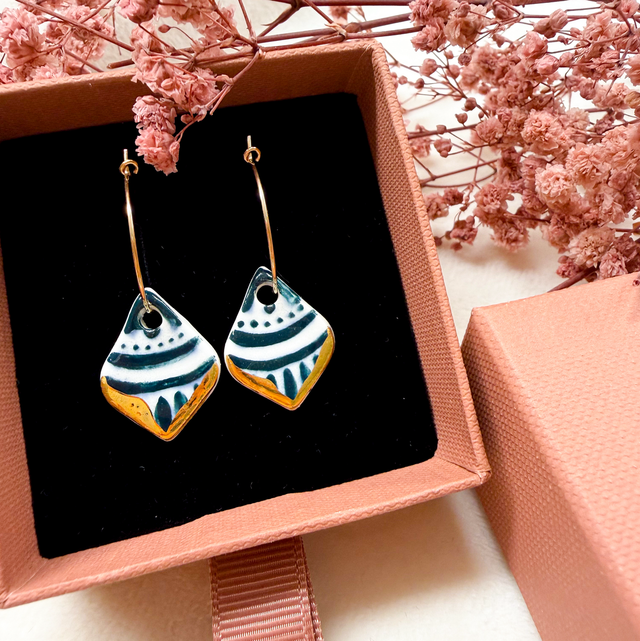 Boucles d’oreilles porcelaine et or