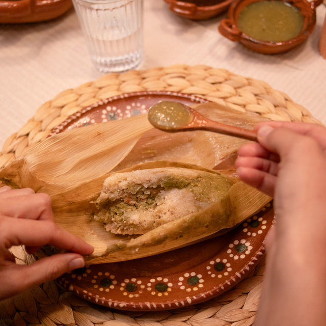 Lot de 4 tamales au canard confit et sauce rose “Mil Amores” – la fusion parfaite entre le Mexique et la France