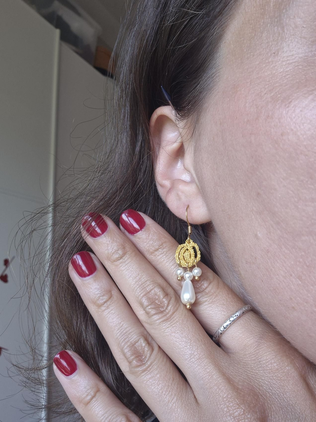Boucles d'oreille en dentelle Bénédicte, perles nacrées