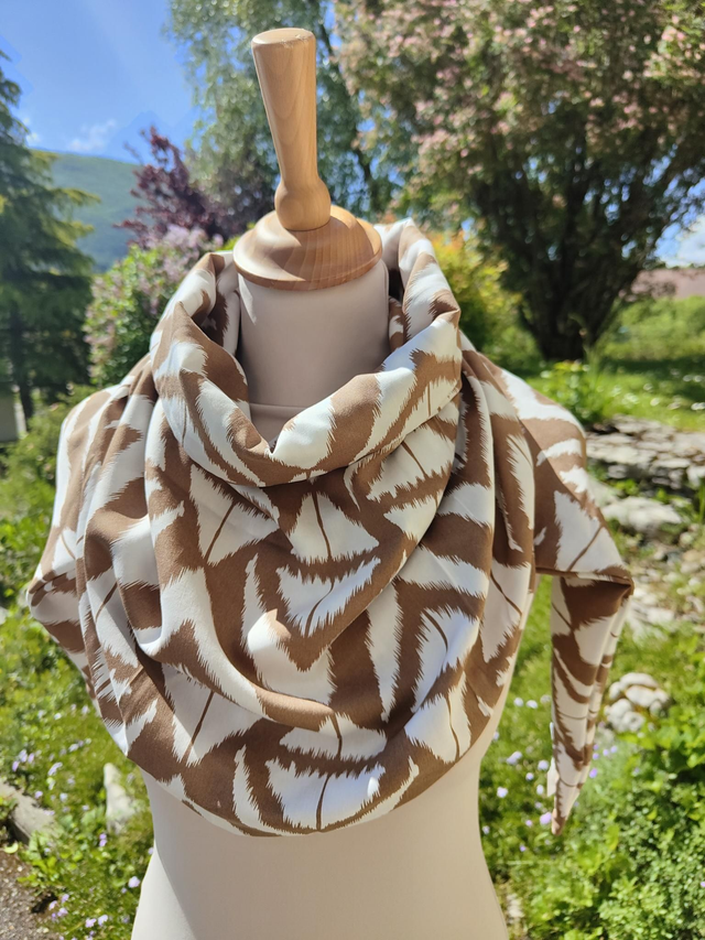 Chèche fluide et légère zèbra taupe 