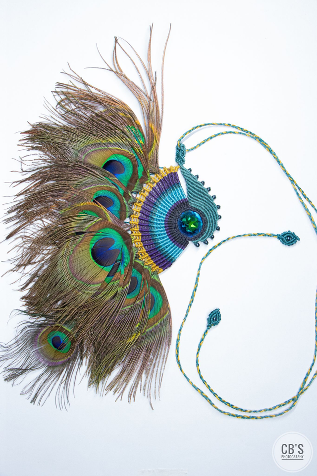 Collier macramé paon