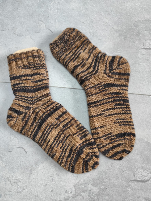 Handgestrickte Socken Größe 32/33